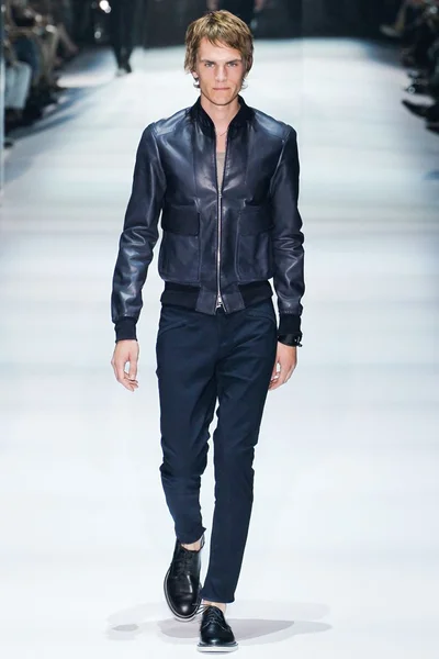 Look 23